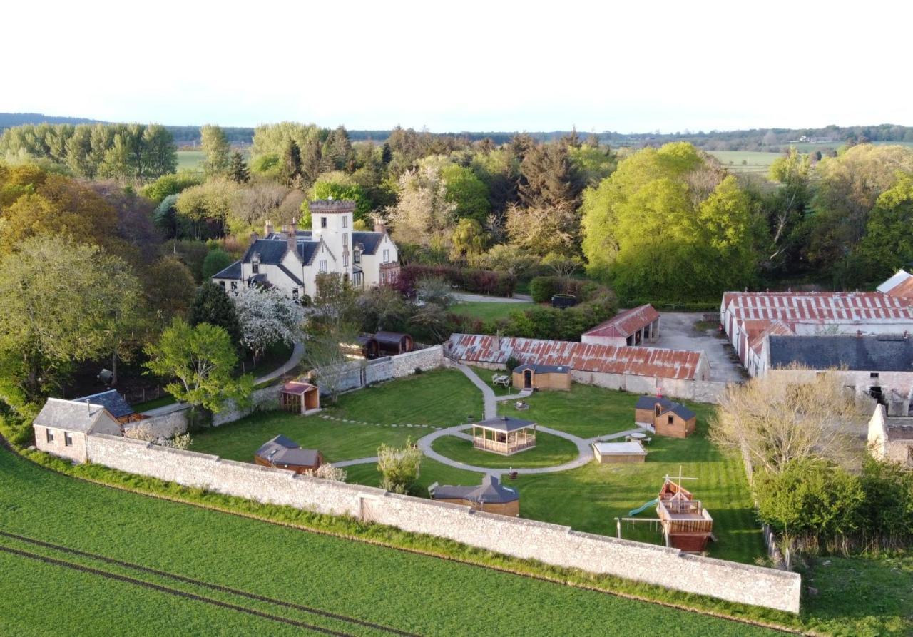 Hotel Delny Glamping And Farm Animals à Invergordon Extérieur photo