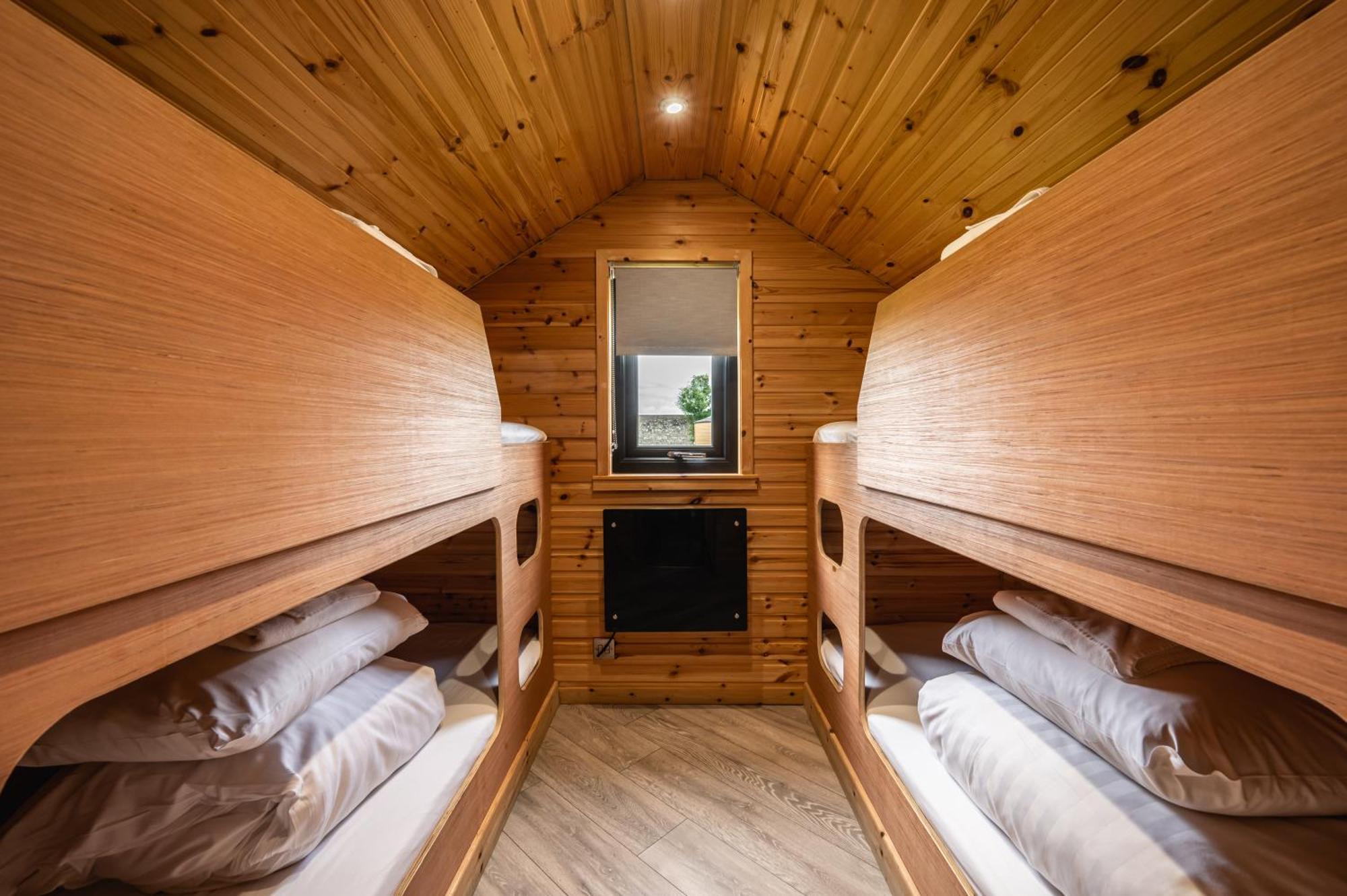 Hotel Delny Glamping And Farm Animals à Invergordon Extérieur photo