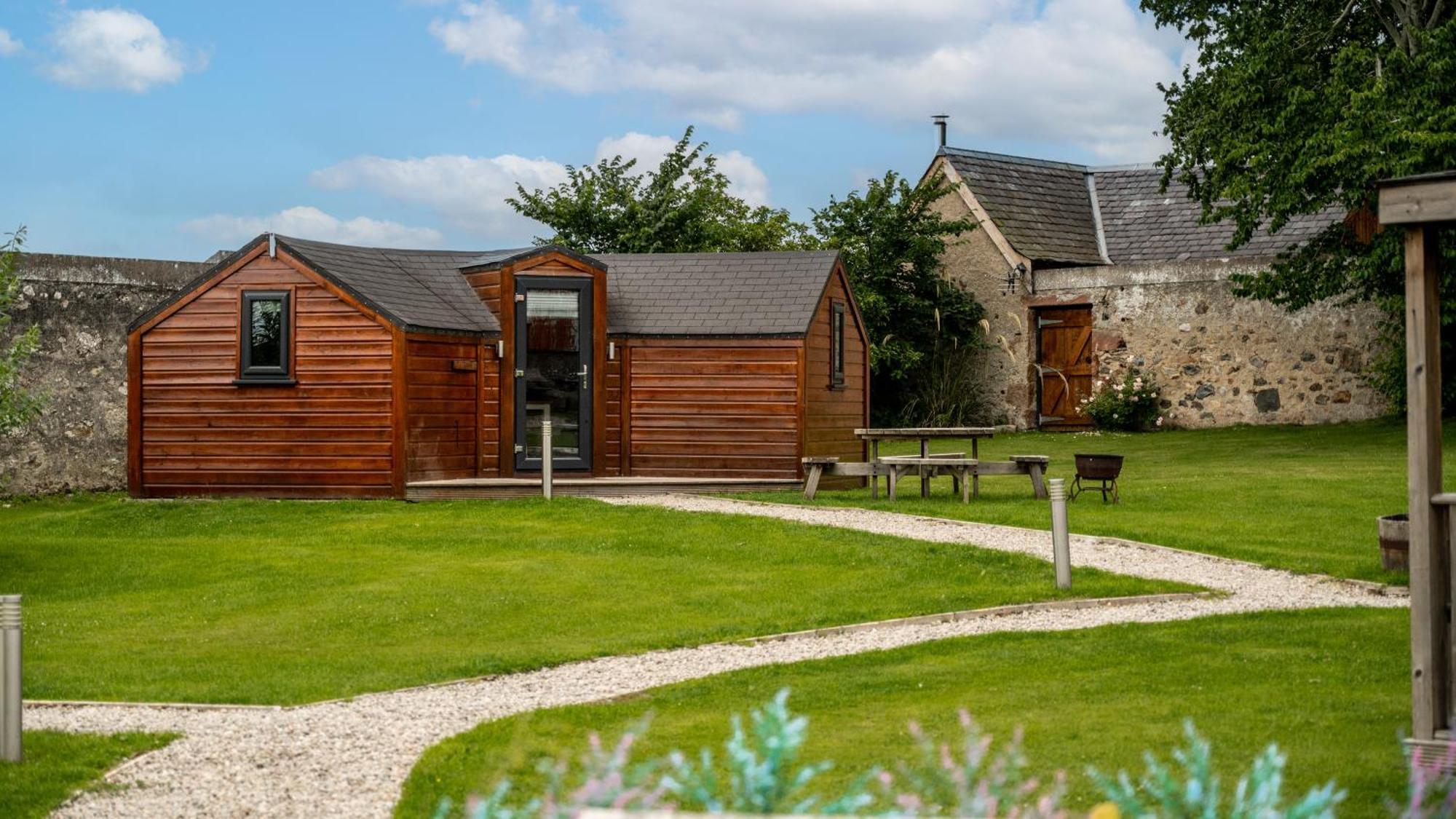 Hotel Delny Glamping And Farm Animals à Invergordon Extérieur photo