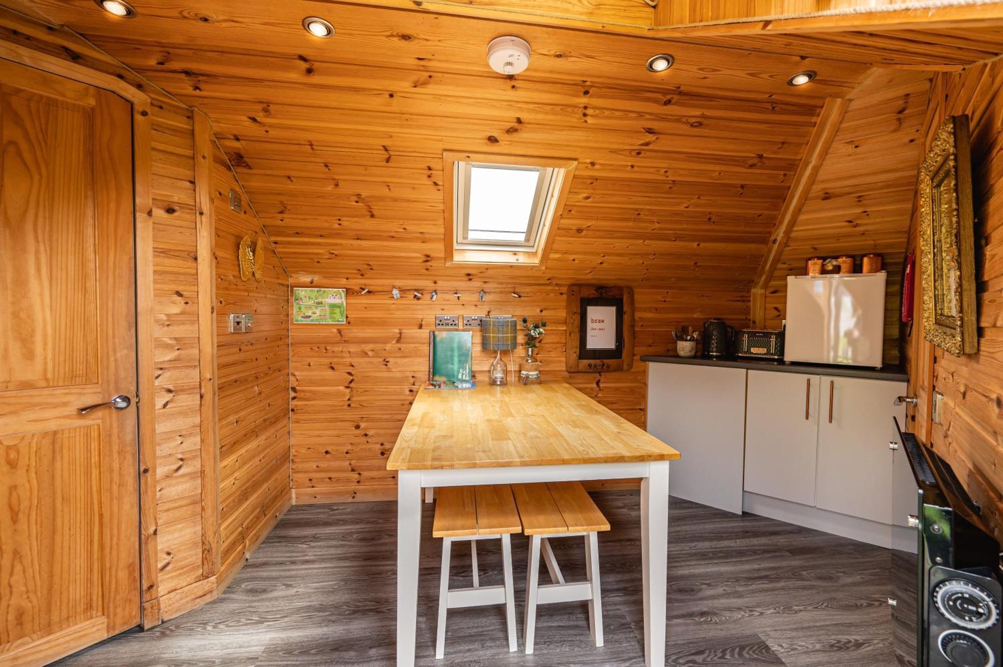 Hotel Delny Glamping And Farm Animals à Invergordon Extérieur photo