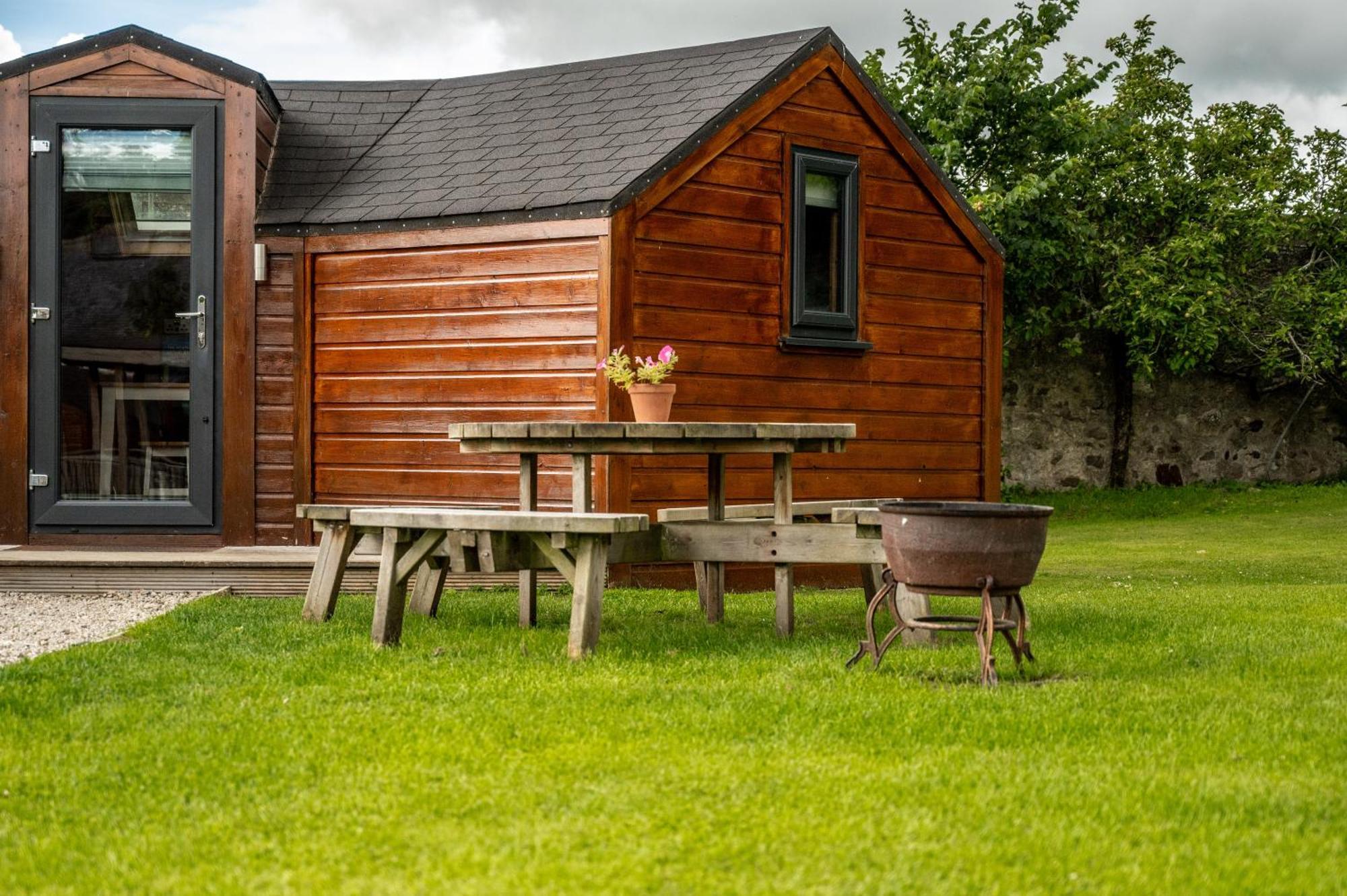 Hotel Delny Glamping And Farm Animals à Invergordon Extérieur photo