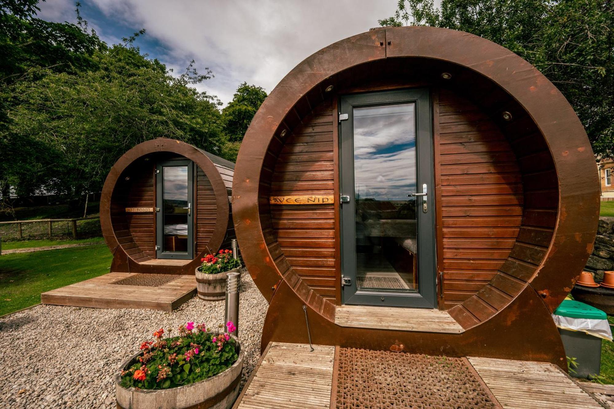 Hotel Delny Glamping And Farm Animals à Invergordon Extérieur photo