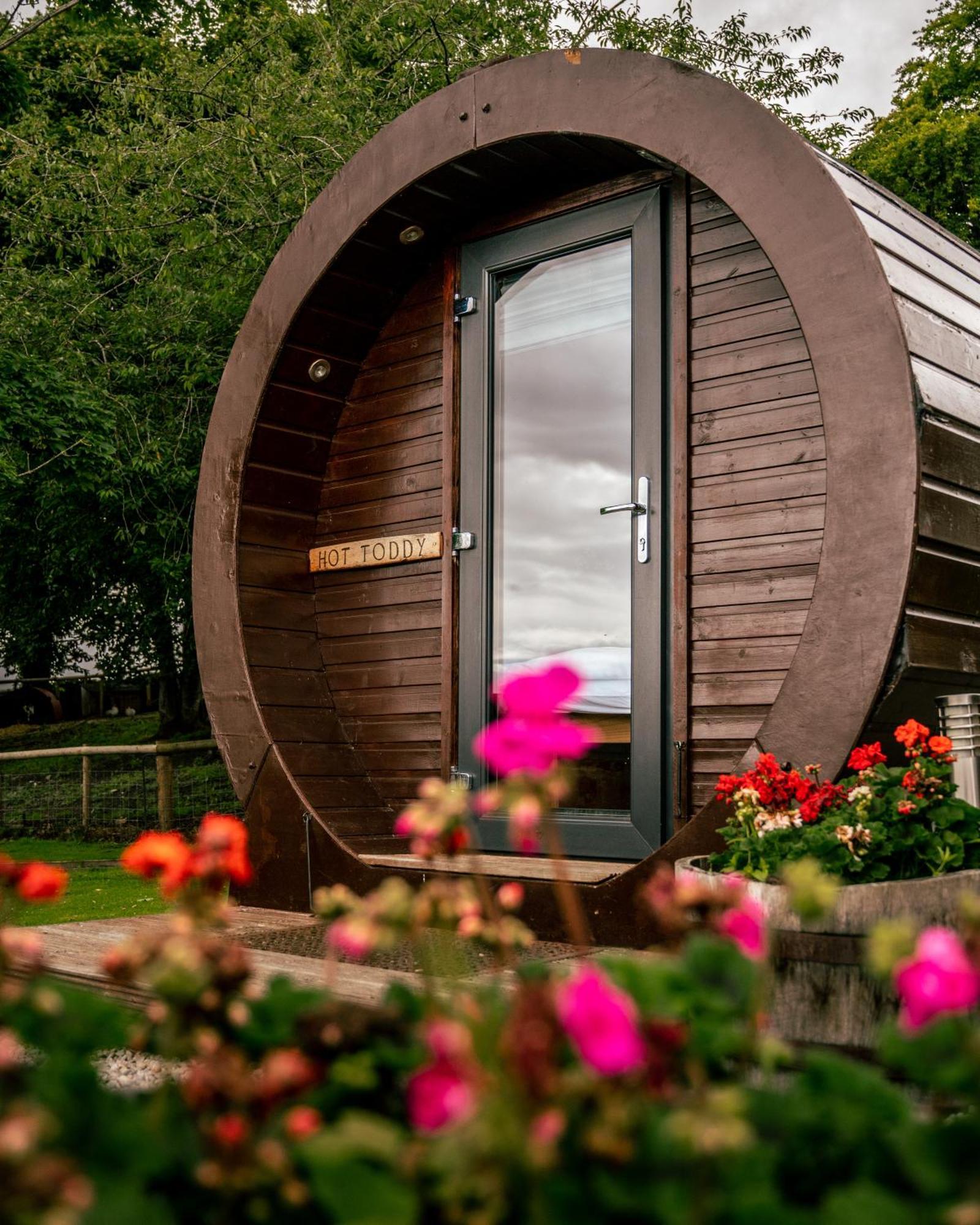 Hotel Delny Glamping And Farm Animals à Invergordon Extérieur photo