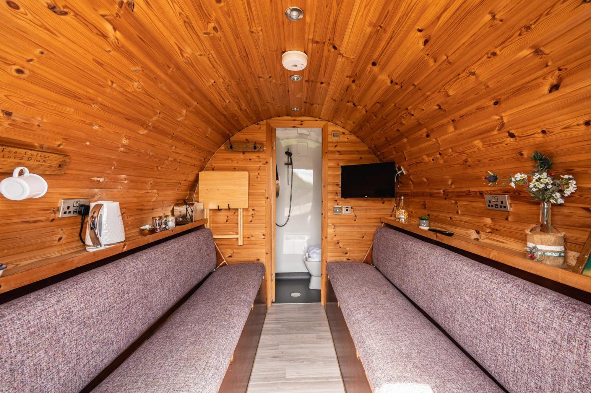 Hotel Delny Glamping And Farm Animals à Invergordon Extérieur photo