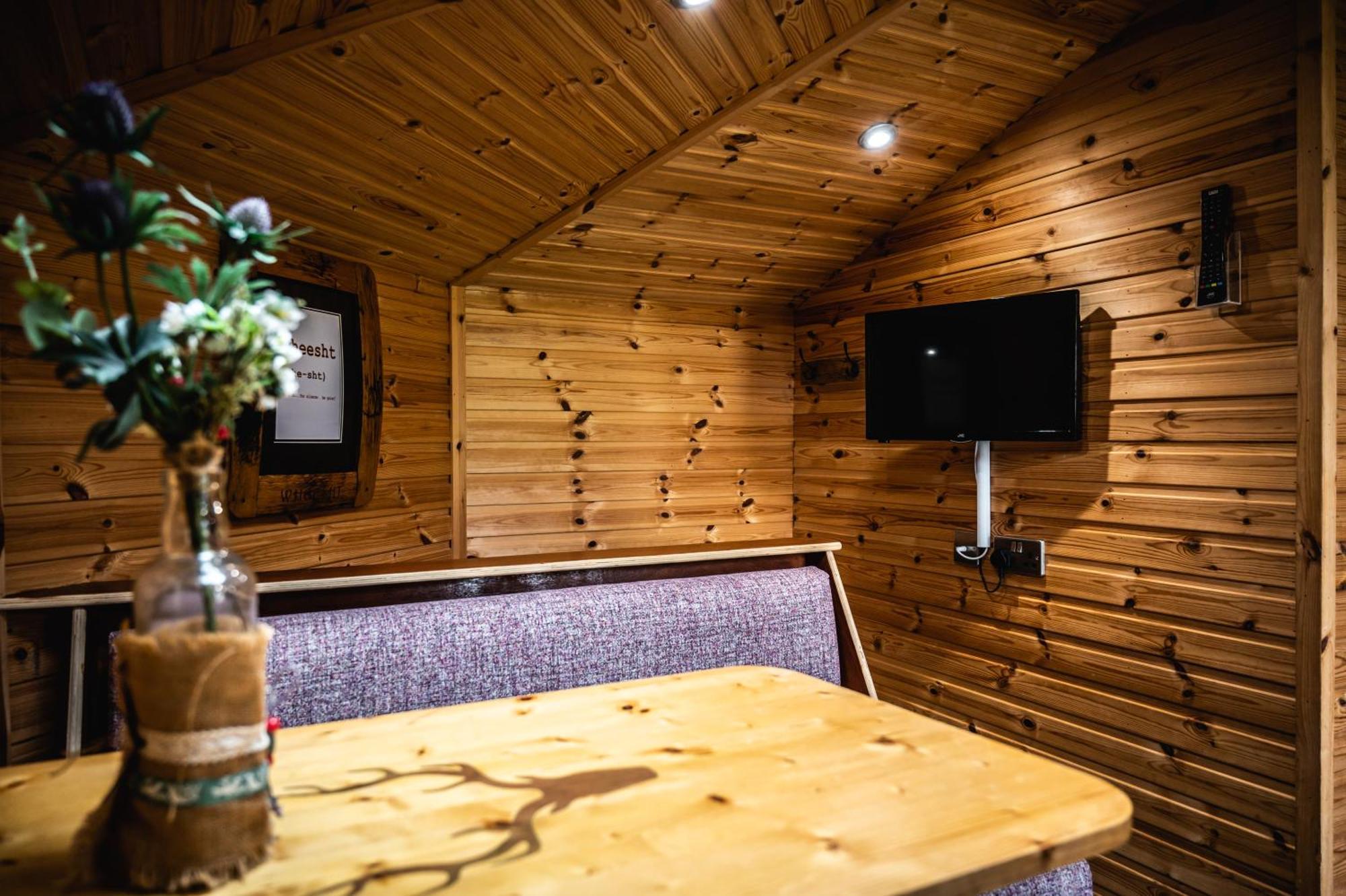 Hotel Delny Glamping And Farm Animals à Invergordon Extérieur photo