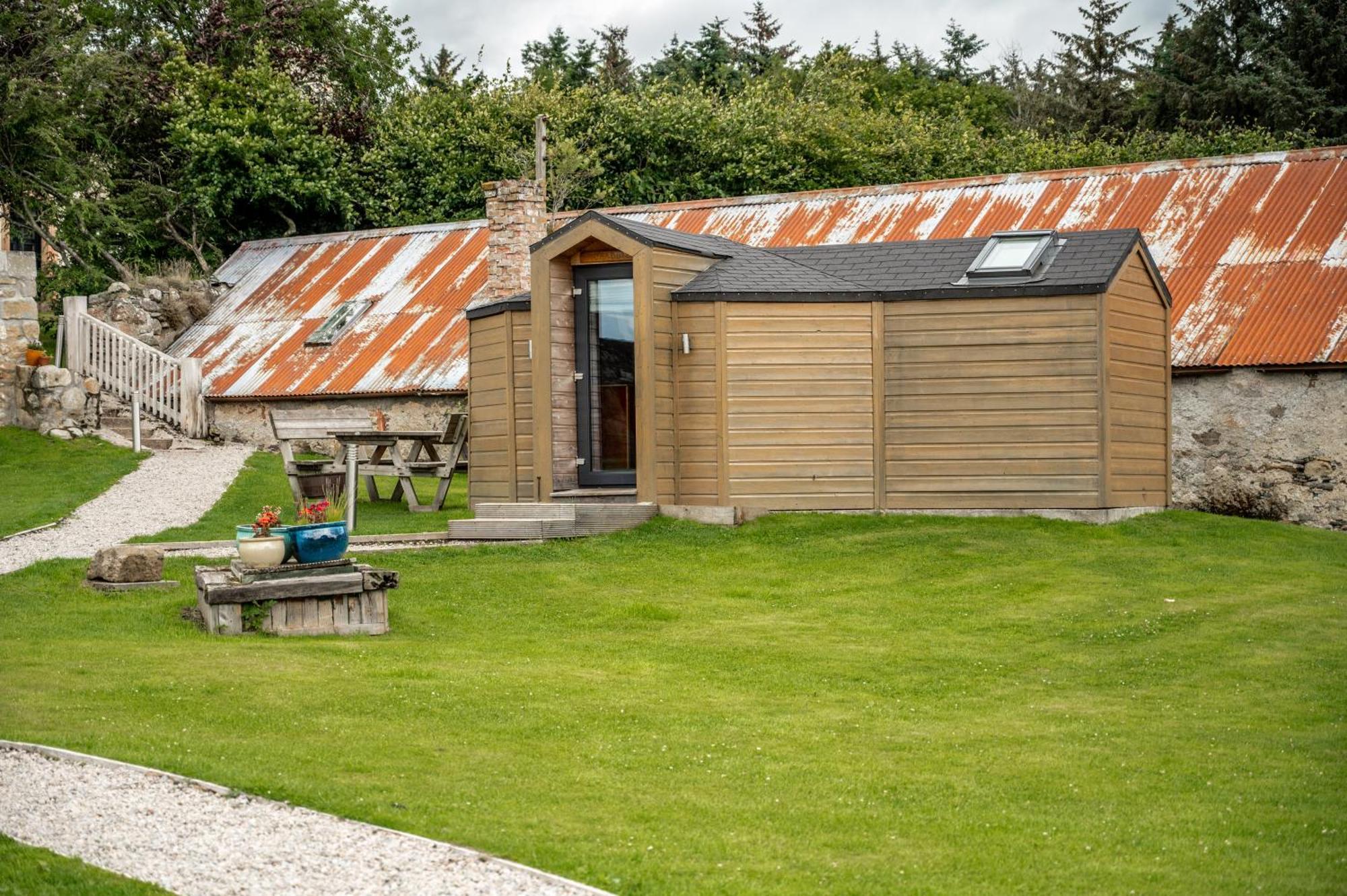 Hotel Delny Glamping And Farm Animals à Invergordon Extérieur photo
