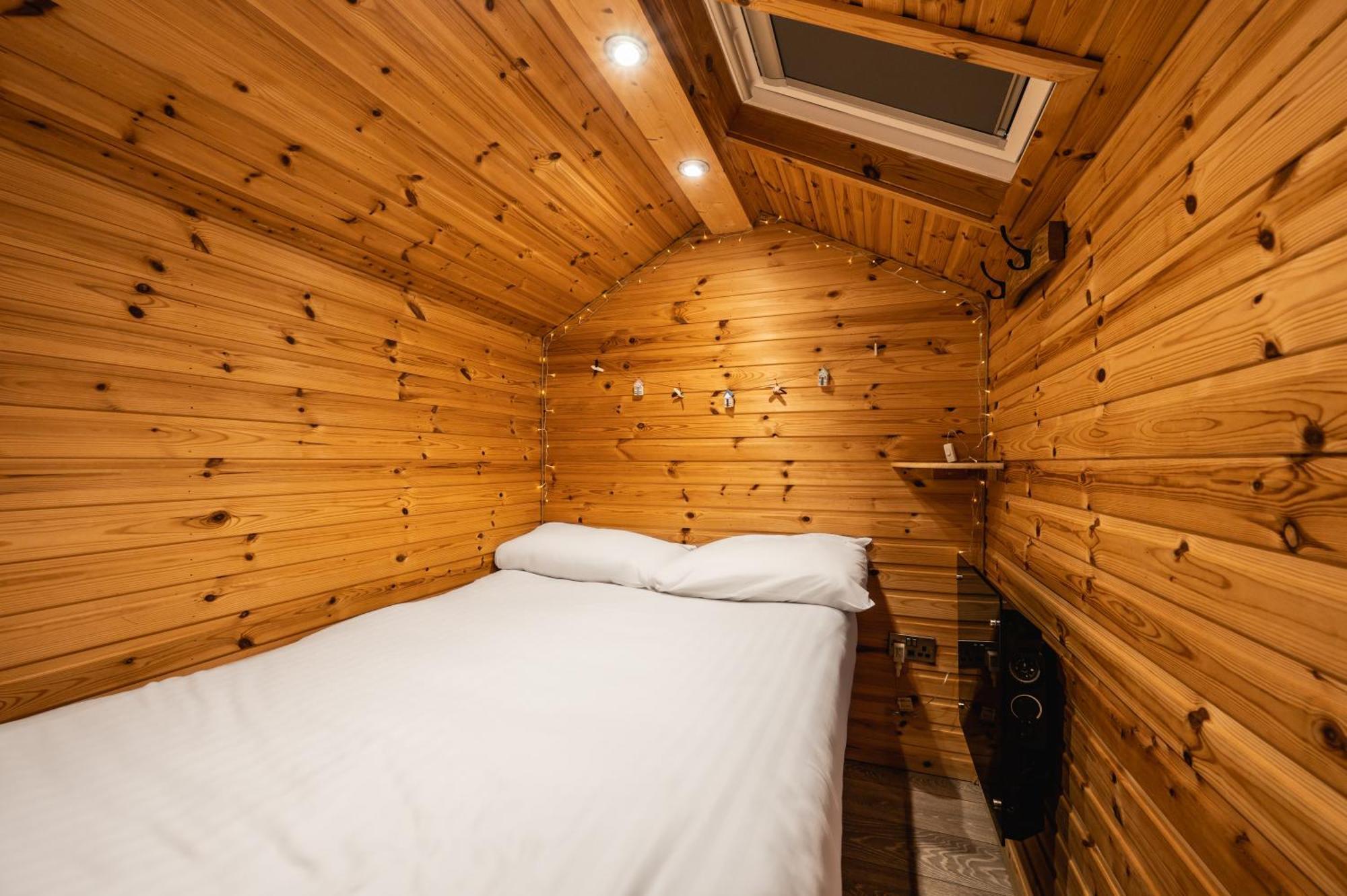 Hotel Delny Glamping And Farm Animals à Invergordon Extérieur photo