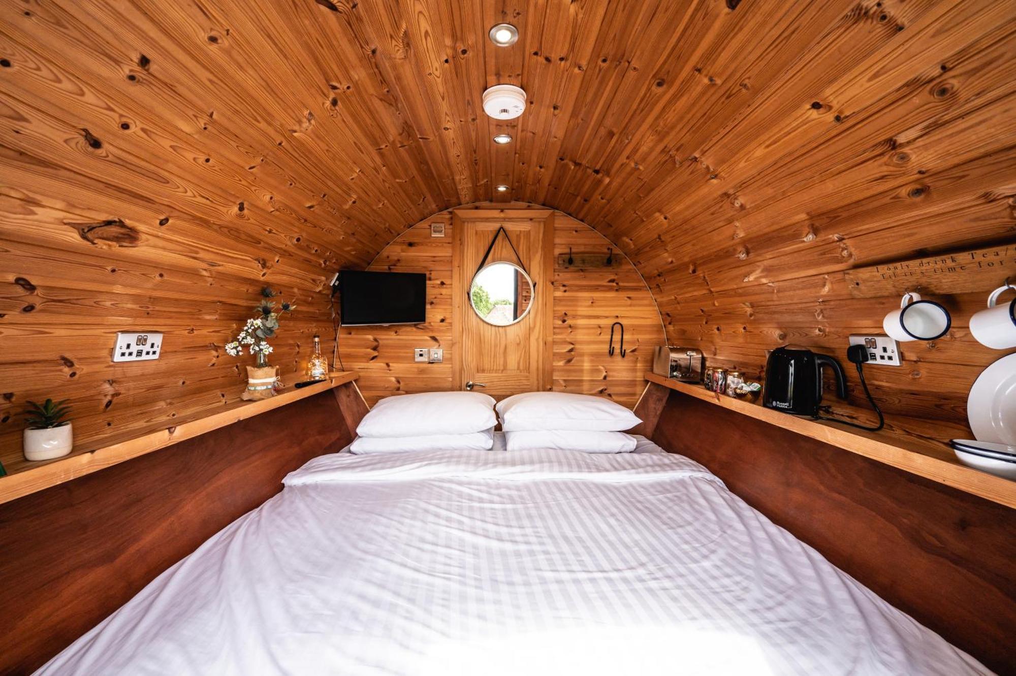Hotel Delny Glamping And Farm Animals à Invergordon Extérieur photo